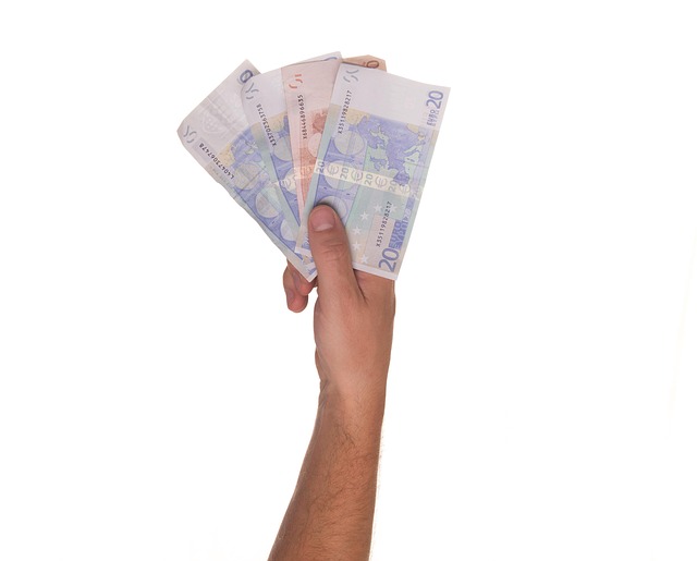 podání peněz